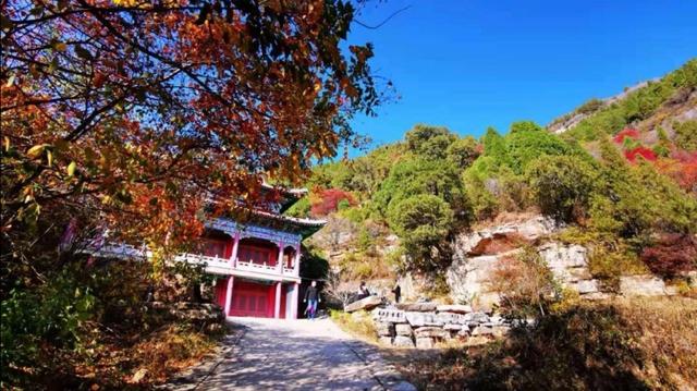 厦门青龙山溶洞，厦门秋天的白云洞