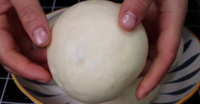 馒头轻微发霉怎么处理才能吃，轻微发霉的馒头能吃吗（两个月不变硬不发霉）