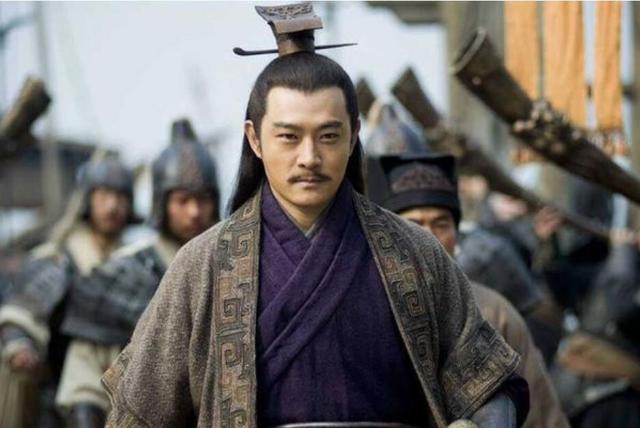 周瑜的老婆是谁，周瑜叫夏侯惇什么（留下貌美如花的小乔）