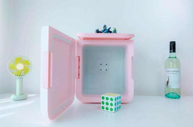 半导体制冷冰箱，什么是半导体制冷冰箱（倍思小冰屋学生冰箱评测）