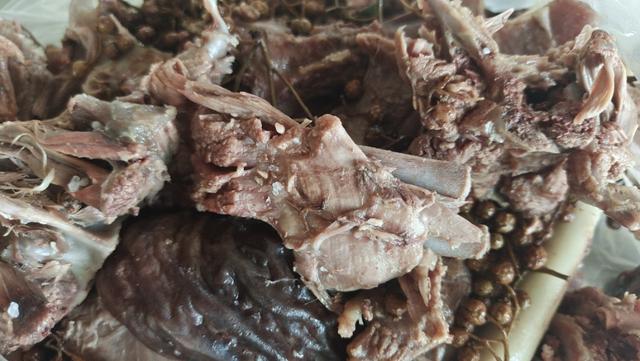 农村大锅炖狗肉做法，狗肉滚三滚