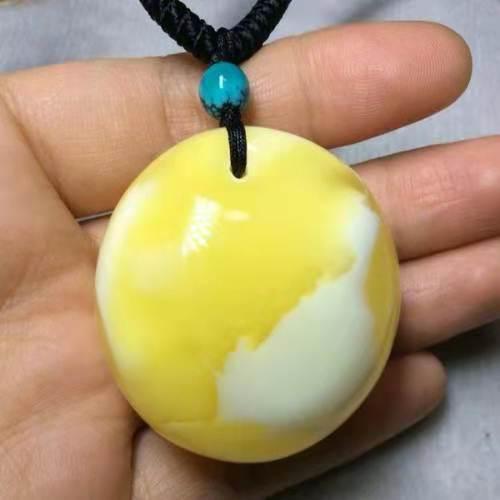 蜜蜡雕刻怎么清理，蜜蜡雕件怎么清理保养（谁说蜜蜡没有“盘玩方法”）