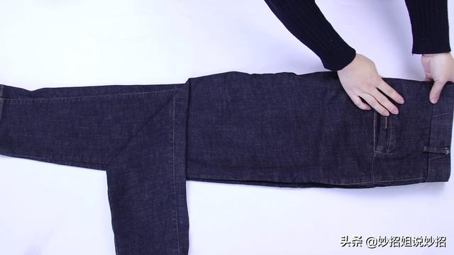 连衣裙怎么叠省空间，连衣裙怎么叠最省空间（教你收纳新方法）