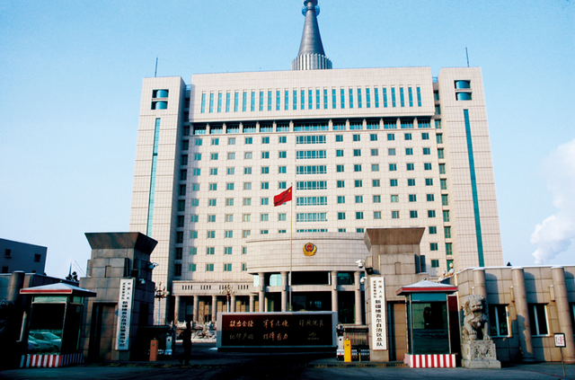 但是它和解放军的陆军,海军,空军,火箭军,战略支援部队一样,都属于