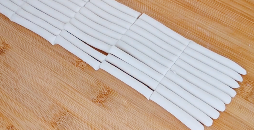 图片[4]-【江米条】做法步骤图 把糯米粉倒入滚烫开水里 出锅又酥又脆-起舞食谱网