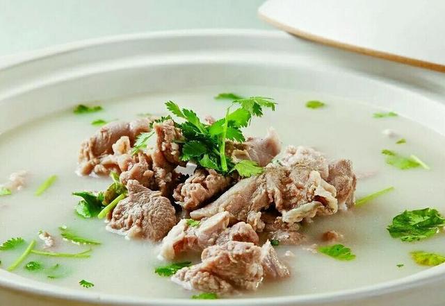 羊肉汤的做法三，成都简阳羊肉汤（厨师长亲手教你四款羊肉汤做法）