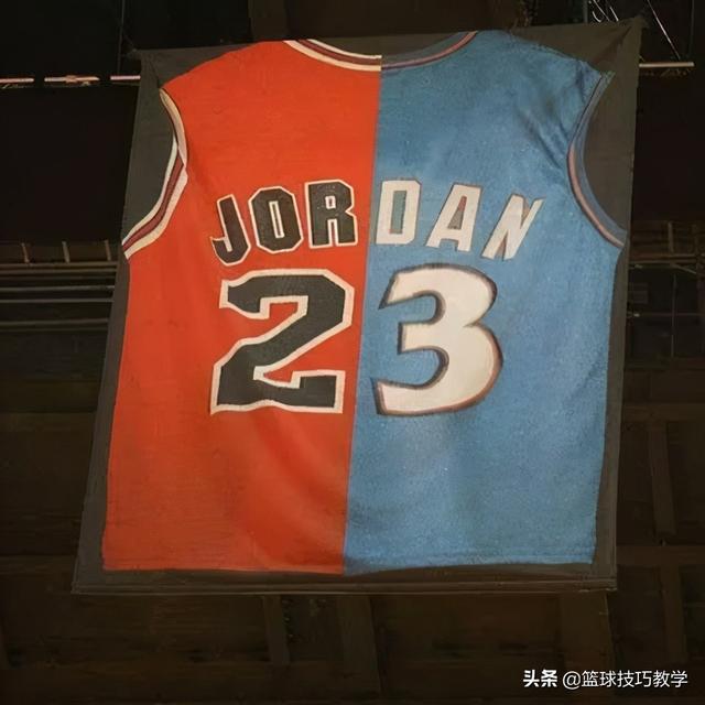 詹姆斯几号球衣，乔丹詹姆斯球衣是几号（名记曝詹姆斯将更换球衣号码）