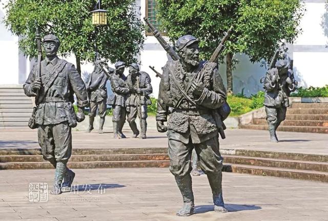 泸州周边有什么好玩的旅游景点，泸州周边有什么好玩的旅游景点吗（值得每一个泸州人去看看）