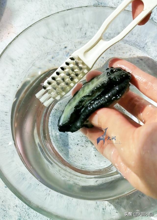 煮鲍鱼为什么水是蓝色，鲍鱼焯水水变蓝（青榄的功劳可不少）