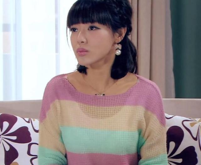 唐悠悠的扮演者，邓家佳（婚姻失败出道19年不火）