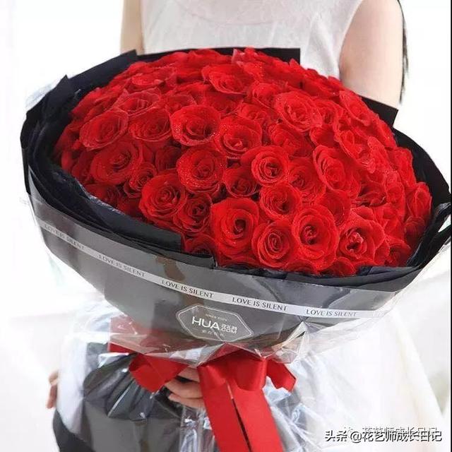 玫瑰花的寓意和花语，香槟色玫瑰（香槟色玫瑰代表什么）