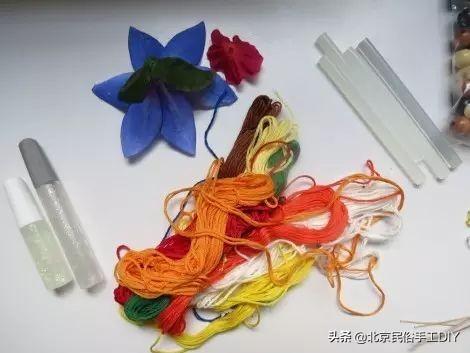 家里的假花怎么处理掉，室内有假花怎么办（一根铁丝一个球就能让她惊艳无比）