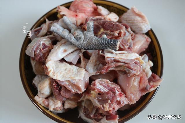 粉条炖土豆干的做法，粉条炖土豆的做法大全（一顿饭一个菜就够了）