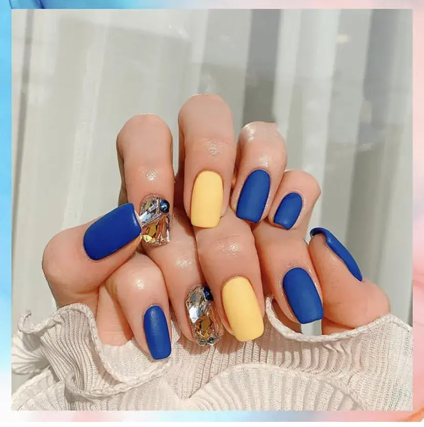 夏天指甲颜色大全图片流行，夏天显白指甲（够仙够清爽最重要是显手白）