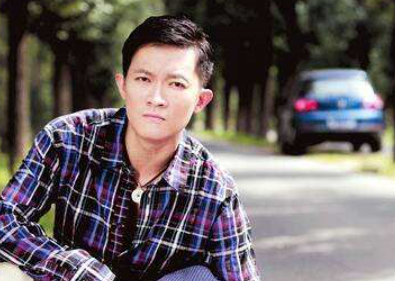 杨志刚妻子是谁，杨志刚妻子（干妈张少华出院特意来接）