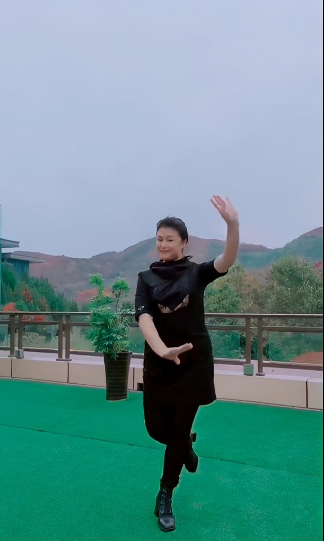 于月仙演过的电视剧，于月仙个人资料（还去乡村学种地）