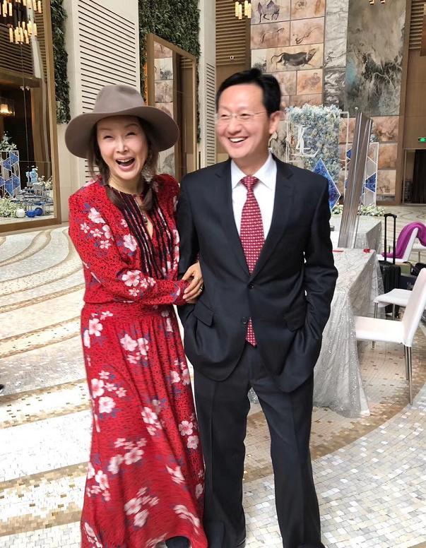 孙悦老公吴飞舟，IT大佬娶明星妻子，恩爱多年育有一子