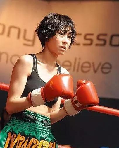 胡定欣巾帼枭雄花絮，胡定欣单身6年：别说结婚