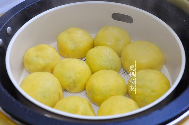 苞米面饼馅包子，玉米面包子就做的柔软又细腻