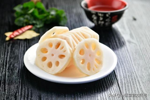 立秋吃什么食物养生，立秋节气吃什么养生（帮助身体做“收养”）