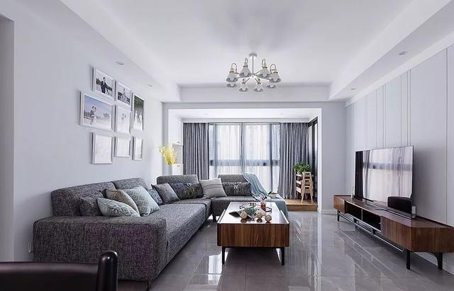 客厅阳台打通一体装修效果图，大厅阳台打通装修设计效果图（如何利用好阳台空间）