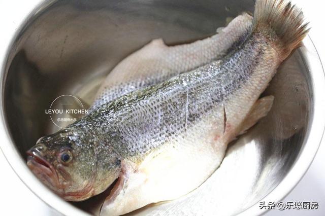 怎样做蒸鱼好吃，怎样做蒸鱼好吃窍门（以后就是自己的拿手好菜）