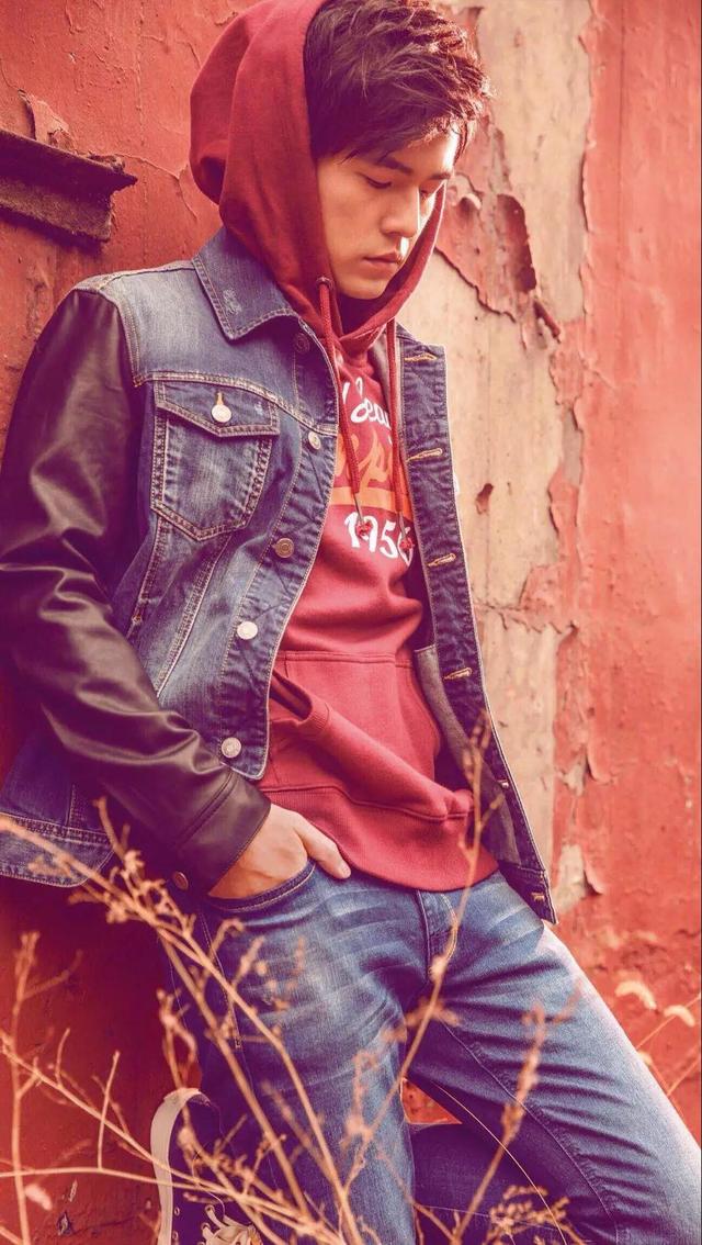 周杰伦高清图片，周杰伦照片（周杰伦高清壁纸：我不曾等雨停）