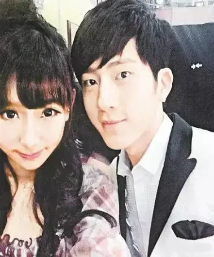 冷瞳～挚爱あ倾雪网名，冷瞳～挚爱あ倾雪微信昵称（十年香港嫩模浮沉史）