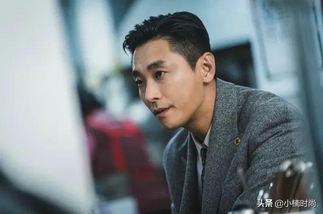 男生用发蜡还是发泥，男生用发蜡还是发泥还是发胶（男生发型造型产品介绍）