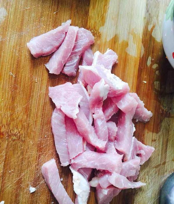 糖醋里脊是什么肉，糖醋里脊里面的肉是什么肉（又酸又甜的糖醋里脊）