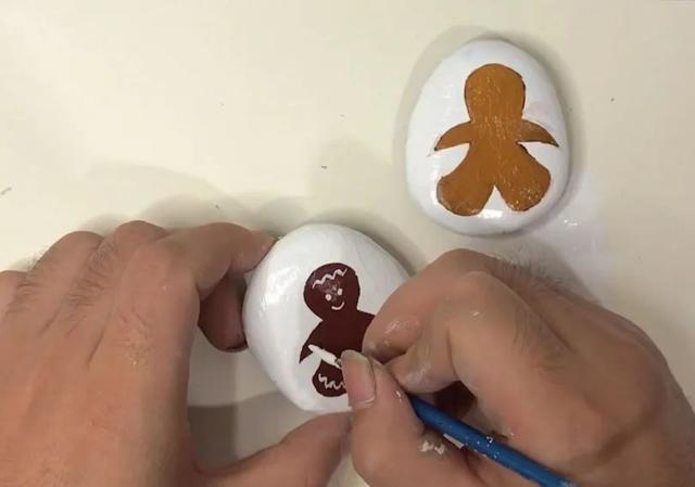 姜饼人的寓意，姜饼人 寓意（教你把小石头变成可爱的姜饼人​）