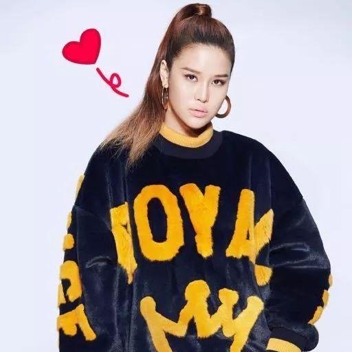 骗自己歌词，骗自己歌词含义（你一定刷到过她的歌）