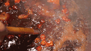 红卤鹅肉，卤鹅肉为什么是红红的（广州人常吃的卤水）