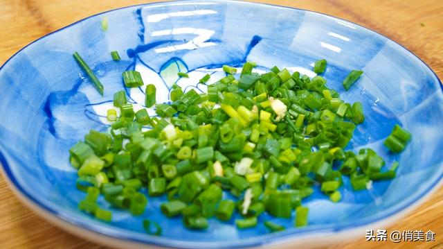 西红柿炒鸡蛋怎么炒才好吃，西红柿炒鸡蛋要怎么做才好吃呢（难怪酒店的西红柿炒鸡蛋那么好吃）