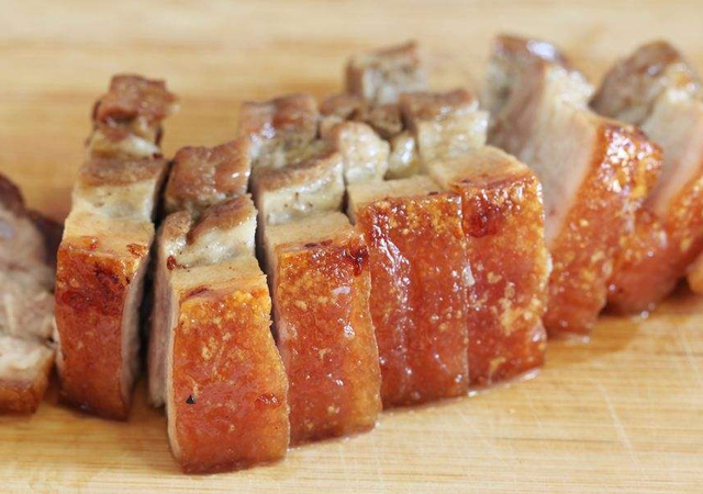 鸡排是鸡胸肉吗，鸡排是哪个部位_鸡排是鸡的哪个部位的肉（放什么酱料都好吃）