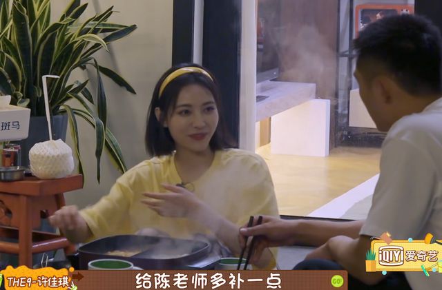 蚕蛹长大变成什么（黄景瑜全身不超过3个关节是好的）