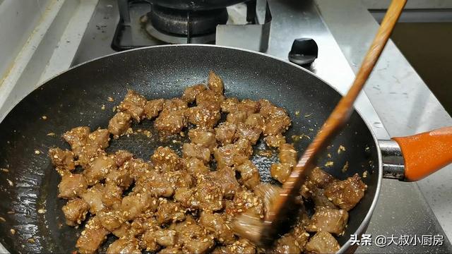 孜然牛肉粒的，孩子爱吃的孜然牛肉粒