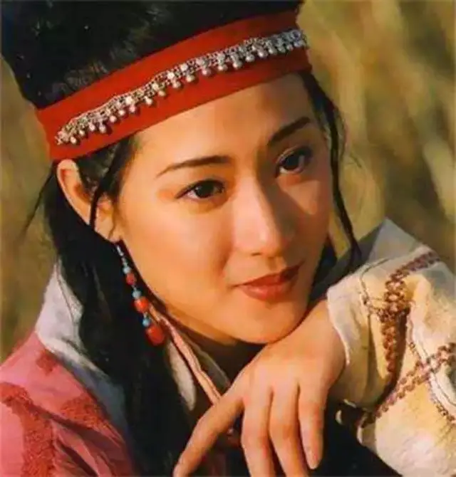 侯炳莹什么时候离去的，侯炳莹（被家人虐待只能写书摆脱阴霾）