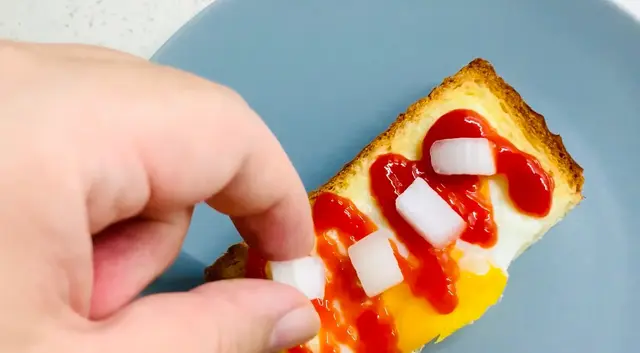 正宗芝士黄油吐司做法，半熟溏心蛋像布丁一样