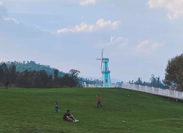 昆明好玩的地方，昆明好玩的地方排行榜（12个昆明近郊亲子自驾游好去处）