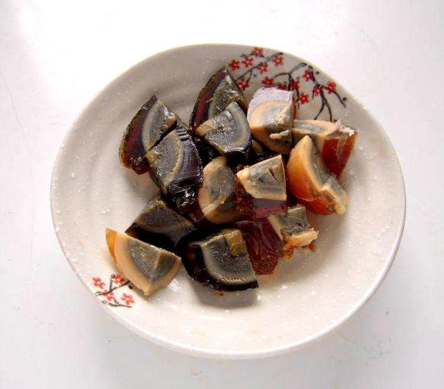 黄瓜皮蛋汤的做法，黄瓜皮蛋汤的做法和步骤（味道却出奇的鲜美）