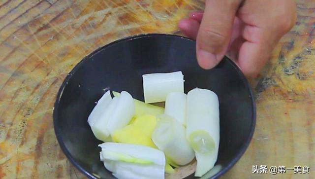 怎样煲鸡汤好喝，怎么煲鸡汤好喝（厨师长教你小绝招）