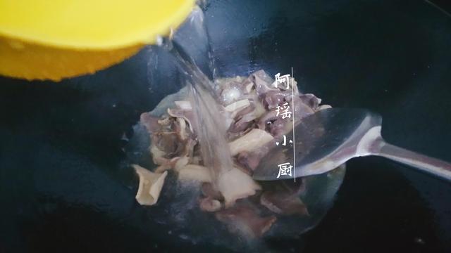 鸭肾怎么炒好吃，鸭肾怎么炒好吃不硬（下饭下酒都特别棒）