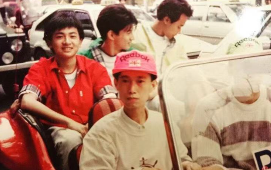 小虎队恩怨33年：吴奇隆苏有朋想起“二哥”的日子