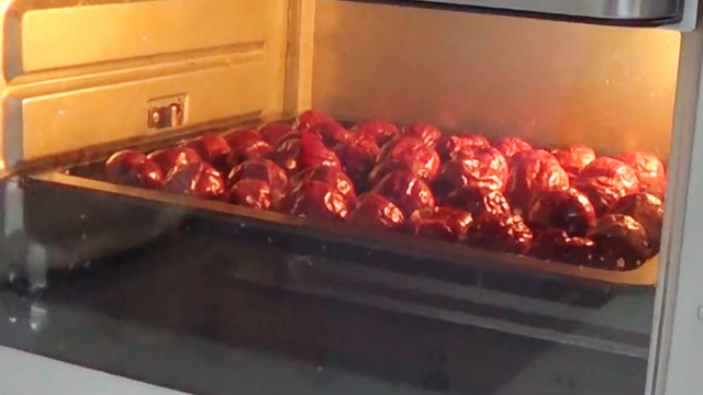 用面粉做的酥脆枣，制作方法太简单了