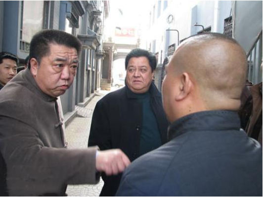 郭德纲打人事件，郭德纲当年打记者事件（张文顺葬礼上差点被孟凡贵殴打）