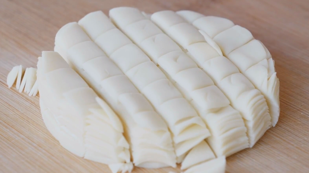 图片[2]-【饺子皮沙琪玛】做法步骤图 香甜酥软 营养又解馋-起舞食谱网