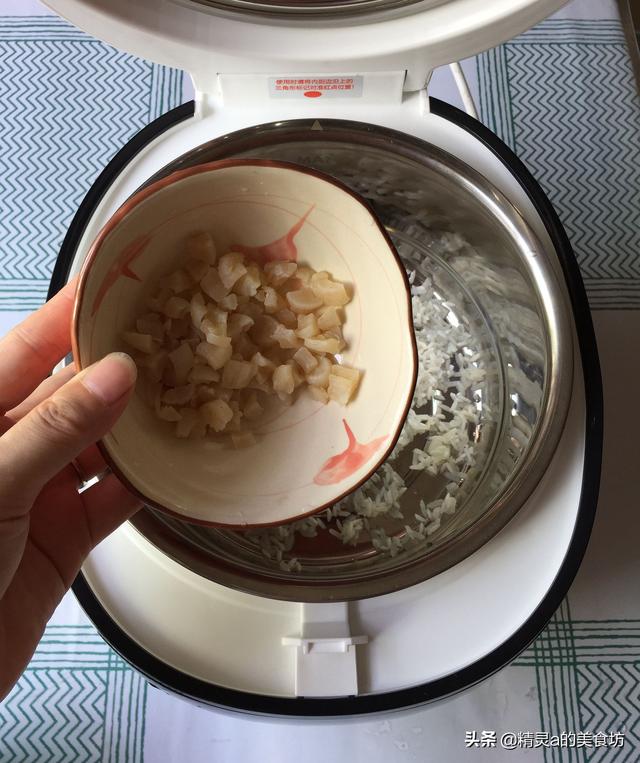 熬大米粥的做法，养胃大米粥的家常做法（熬大米粥的时候）