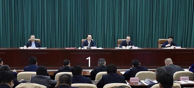 领导座次安排图解,如何给领导排座位(<2021年修订版>) 领导座次安排图解,如何给领导排座位(<2021年修订版>)