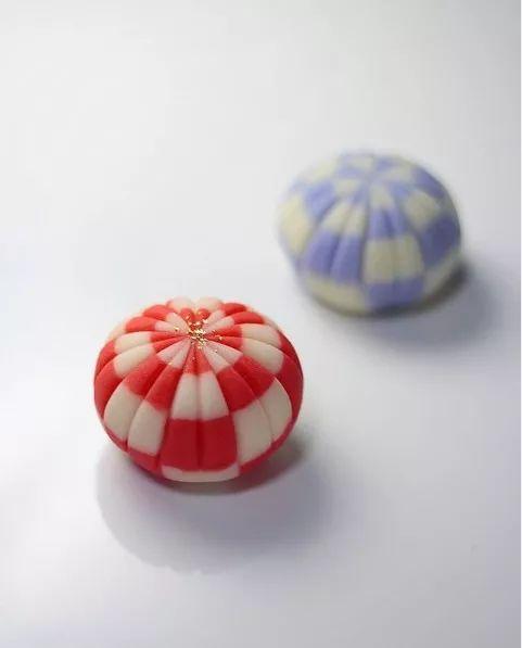 日本和果子的制作方法，日本食玩果子制作视频（日本匠人做出这么美的“和果子”）